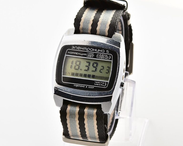 Large vintage USSR digital watch Electronika 5