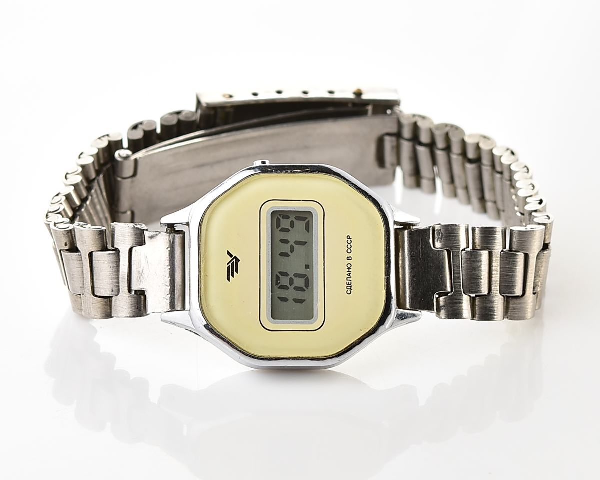 Digital vintage USSR wristwatch Electronika with stainless steel bracelet for ladies