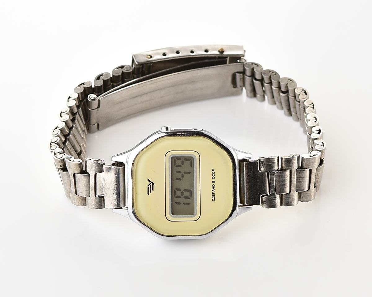 Digital vintage USSR wristwatch Electronika with stainless steel bracelet for ladies