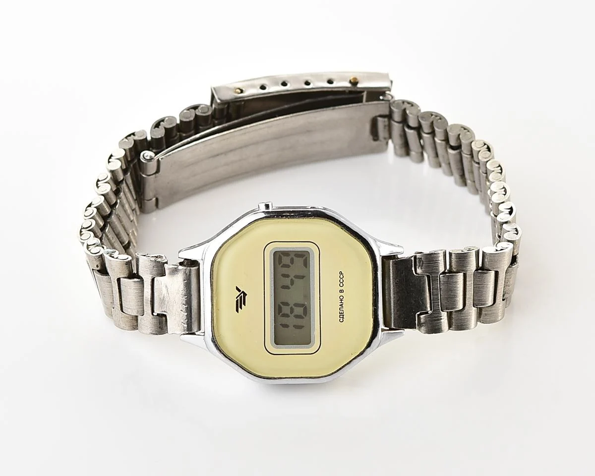 Digital vintage USSR wristwatch Electronika with stainless steel bracelet for ladies