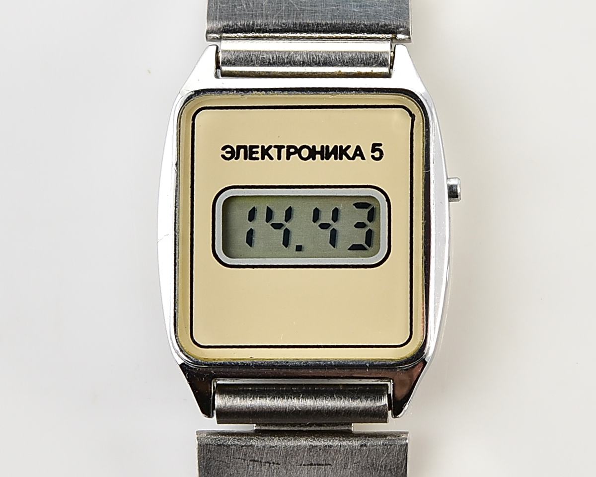 Digital vintage USSR wristwatch Electronika with stainless steel bracelet for ladies