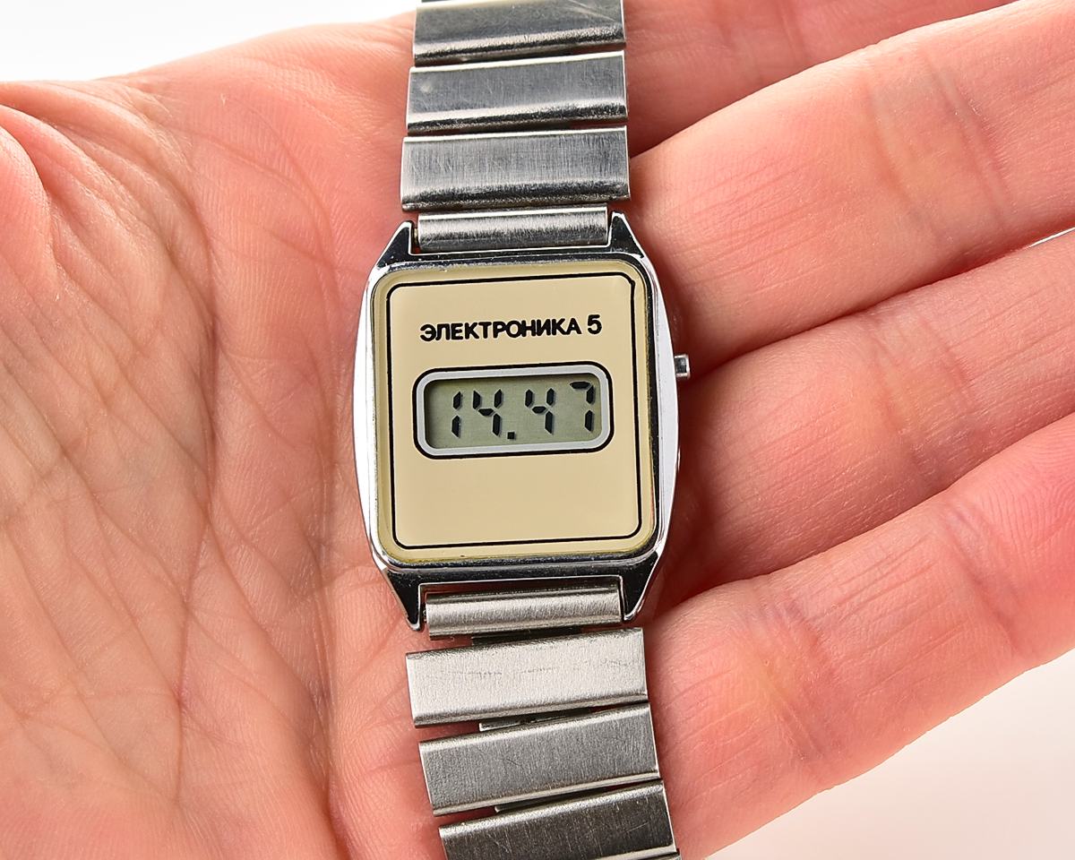 Digital vintage USSR wristwatch Electronika with stainless steel bracelet for ladies