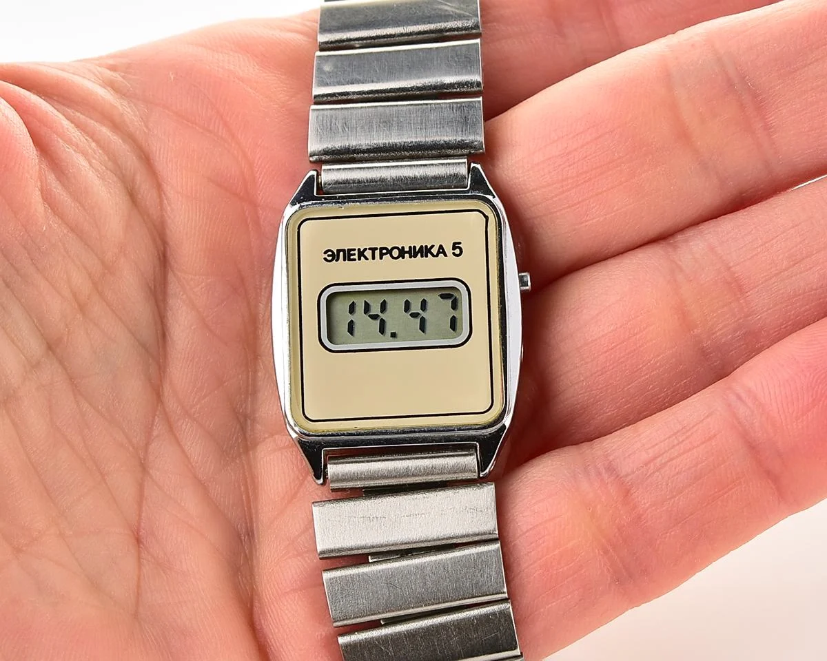 Digital vintage USSR wristwatch Electronika with stainless steel bracelet for ladies