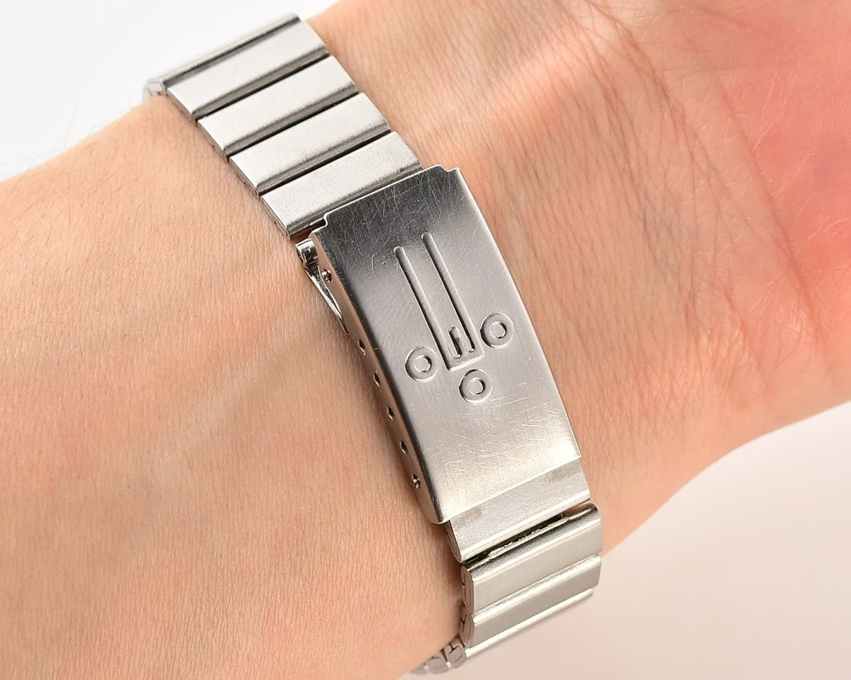 Digital vintage USSR wristwatch Electronika with stainless steel bracelet for ladies