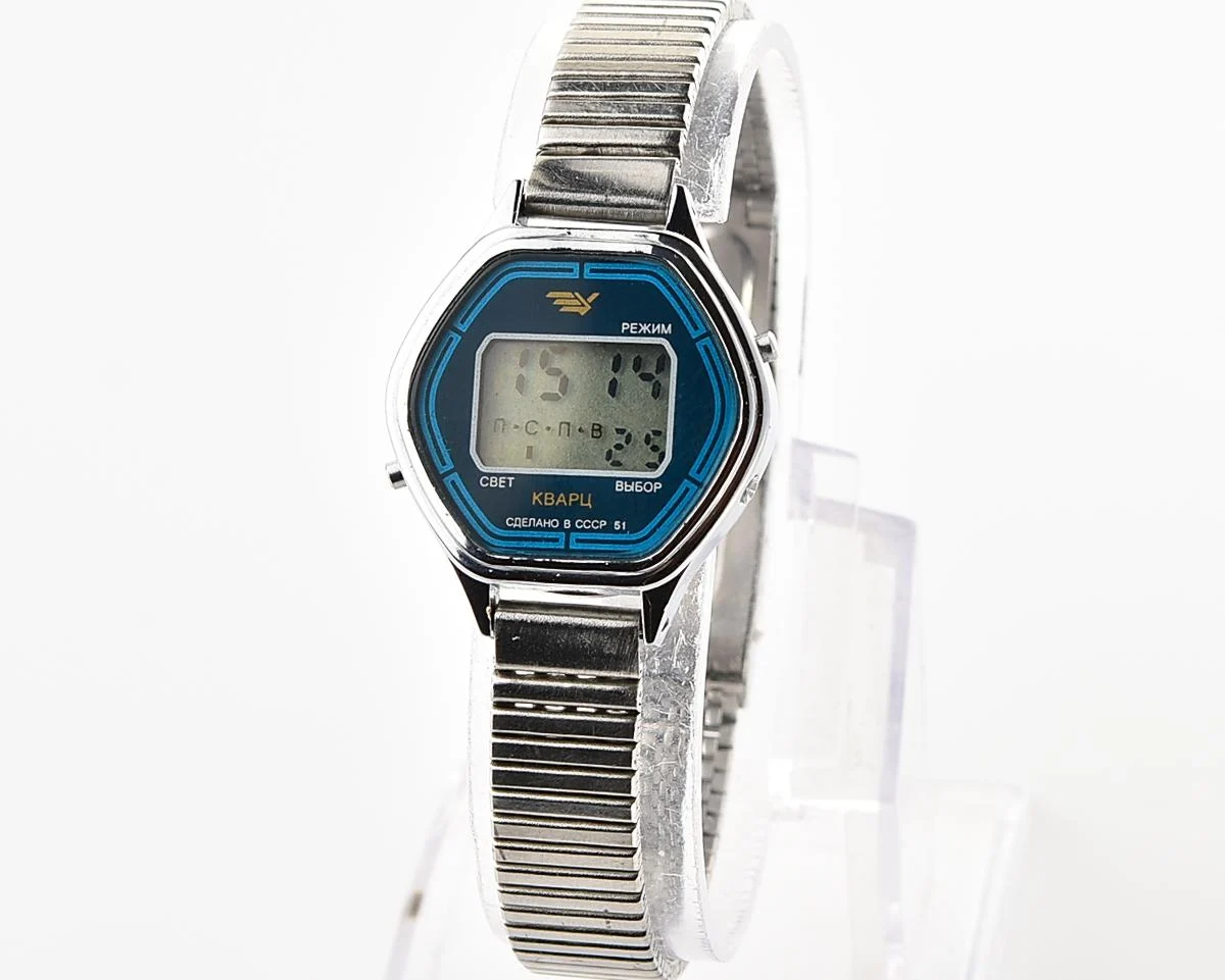 Digital vintage USSR wristwatch Electronika-51 with stainless steel bracelet for ladies