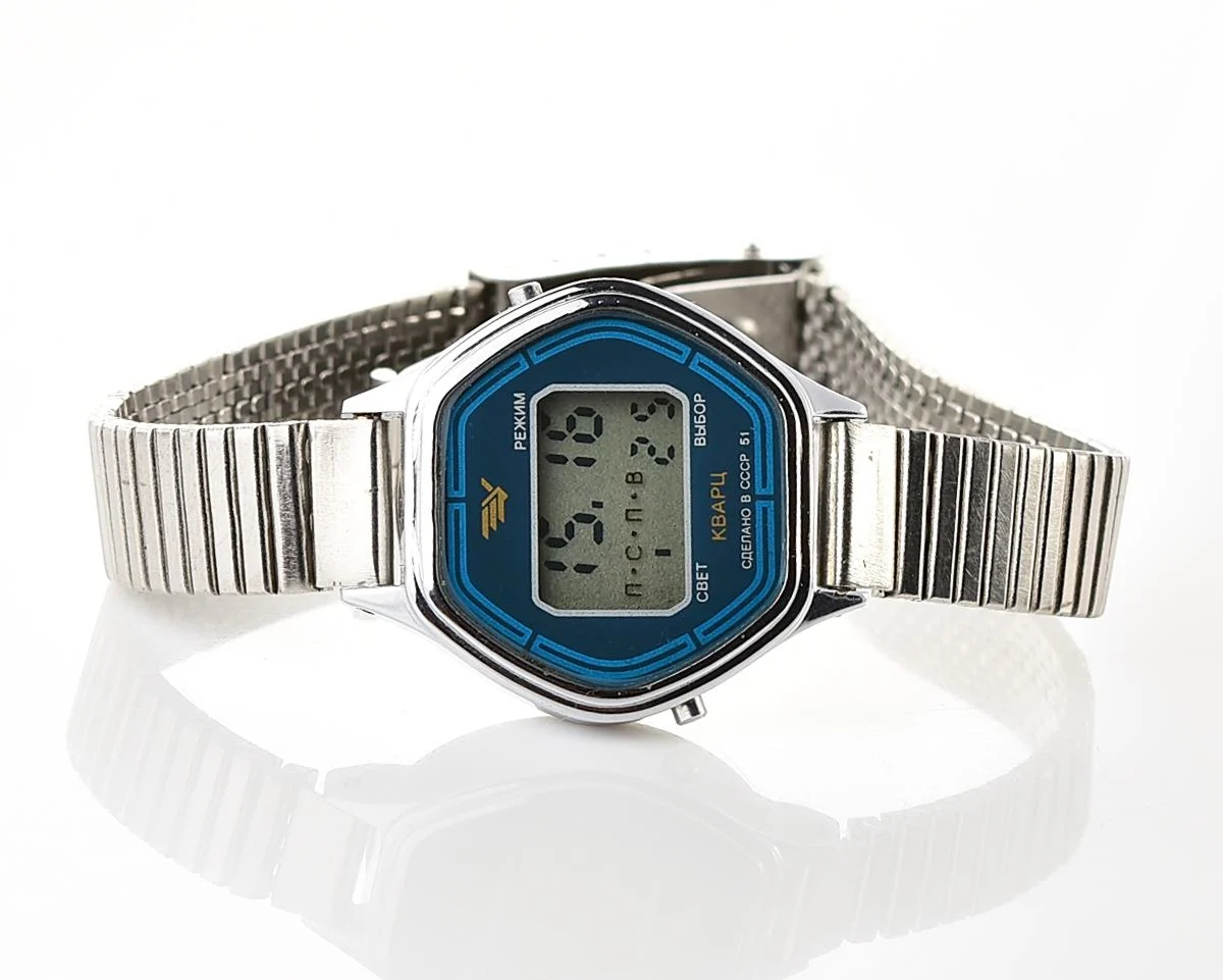Digital vintage USSR wristwatch Electronika-51 with stainless steel bracelet for ladies