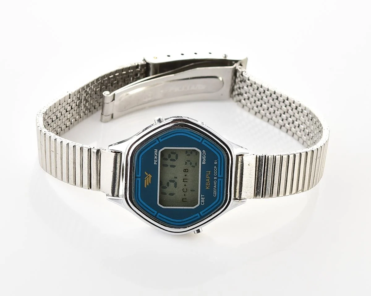 Digital vintage USSR wristwatch Electronika-51 with stainless steel bracelet for ladies