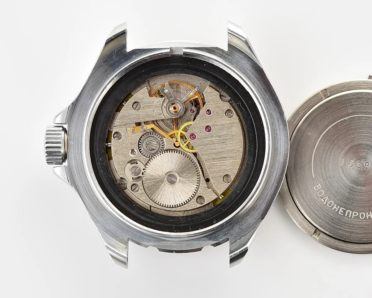 TIME CAPSULE: Vostok Komandirskie mechanical watch limited series – “Zakaz MO CCCP” – New Old Stock (NOS)!
