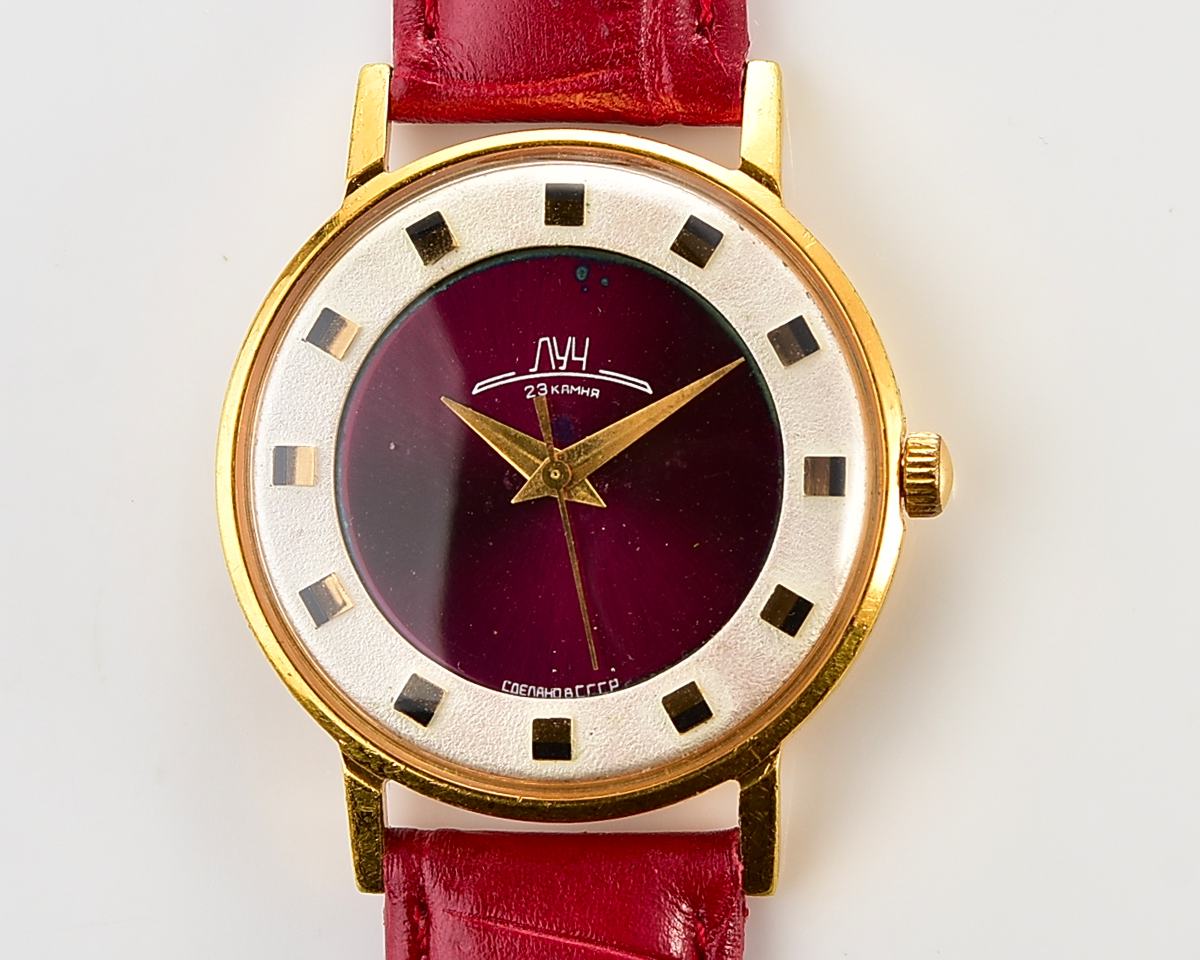Soviet gold-plated vintage mechanical watch Luch with rare duotone dial!