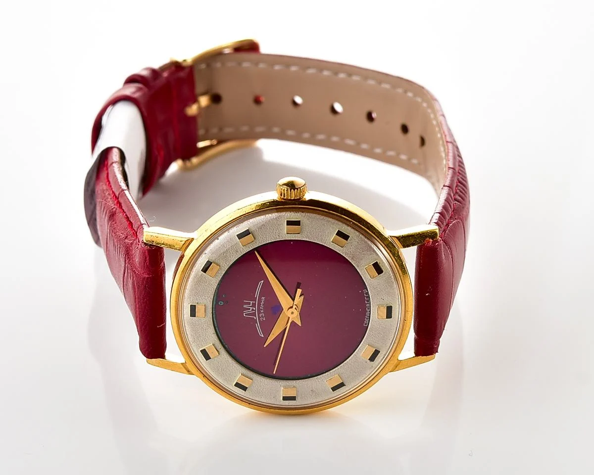 Soviet gold-plated vintage mechanical watch Luch with rare duotone dial!