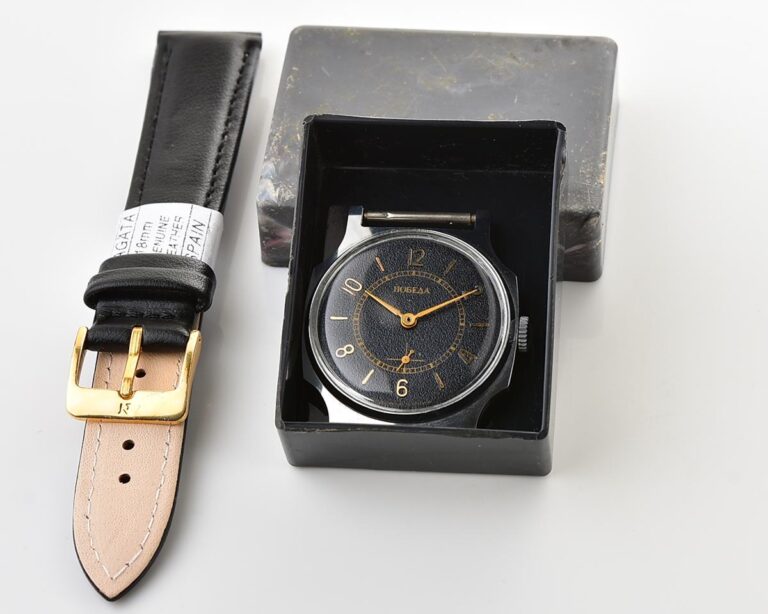 Excellent soviet mechanical POBEDA watch in box