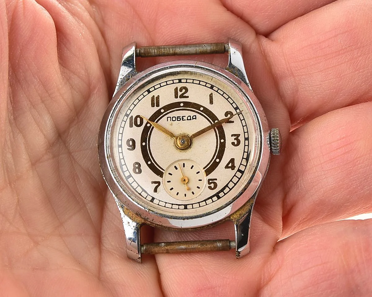 Rare! Vintage Soviet mechanical watch Pobeda, complete with box and passport!
