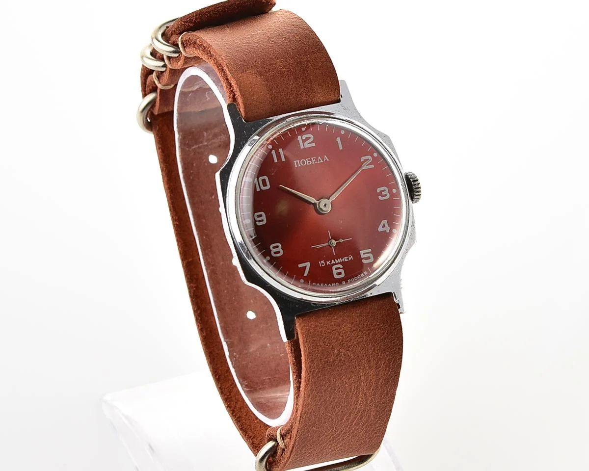 Vintage Pobeda mechanical watch, ZiM factory – red sunburst dial with small seconds, from the 1990s - Image 3