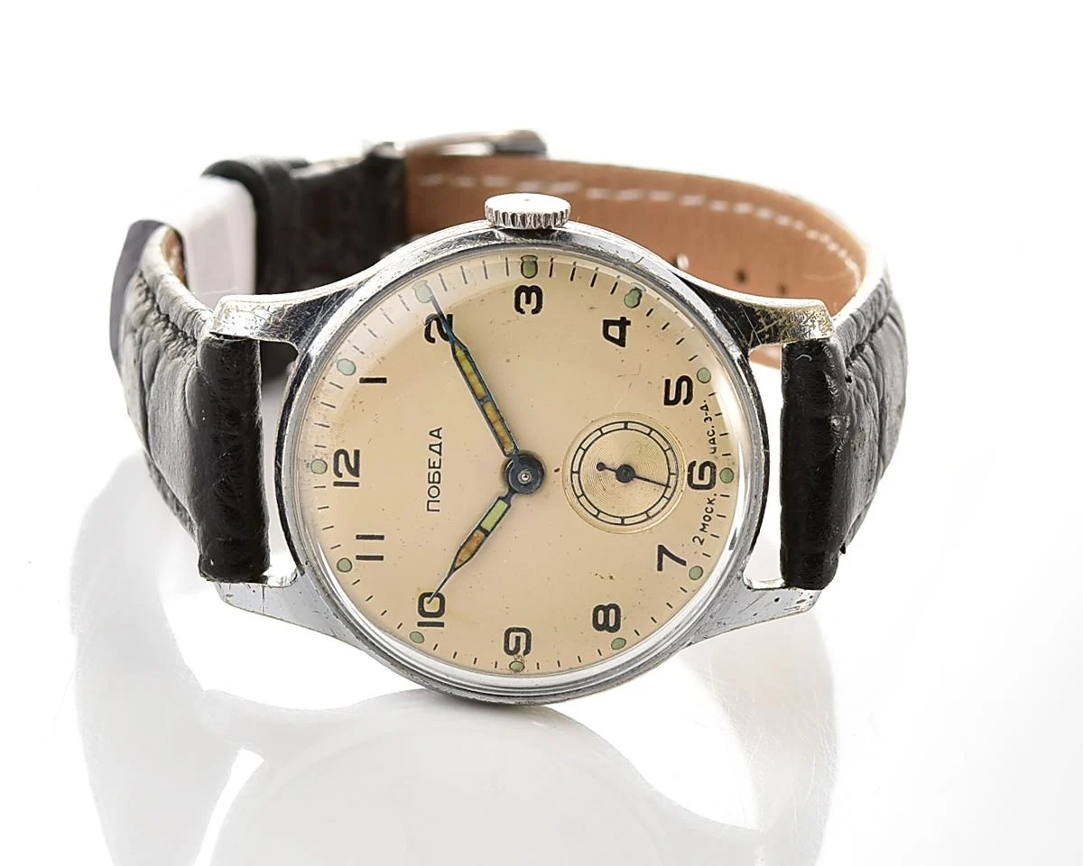 Vintage Soviet mechanical Pobeda watch, 2MChZ from 2nd quarter 1958!