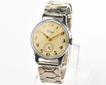 Vintage Soviet mechanical Pobeda wristwatch, PChZ watch factory