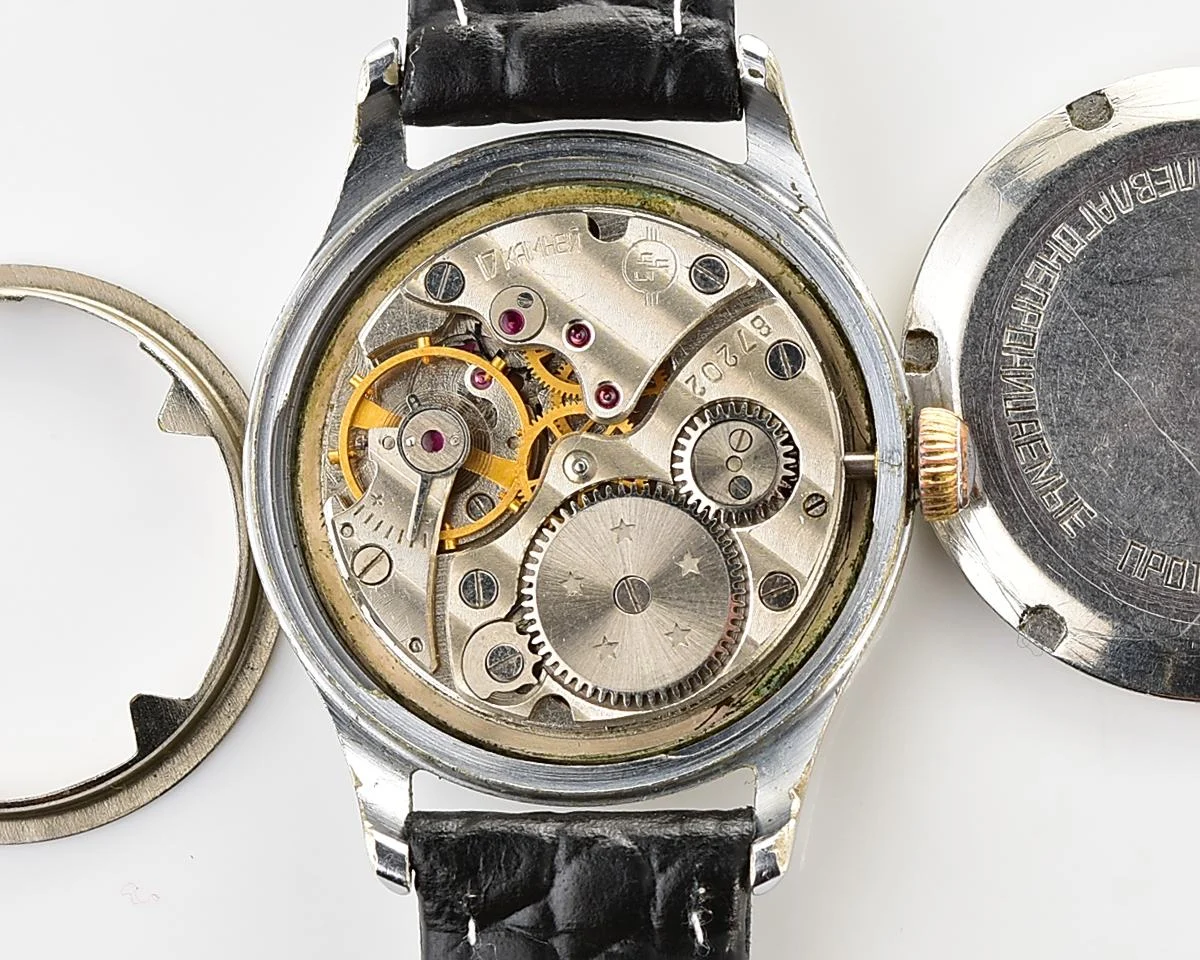 Rare! Vintage Soviet Saturn mechanical watch from the 1950s