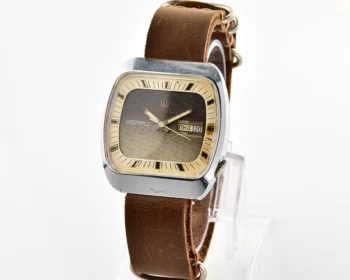 Large Soviet Poljot 3050 vintage wristwatch with quartz movement