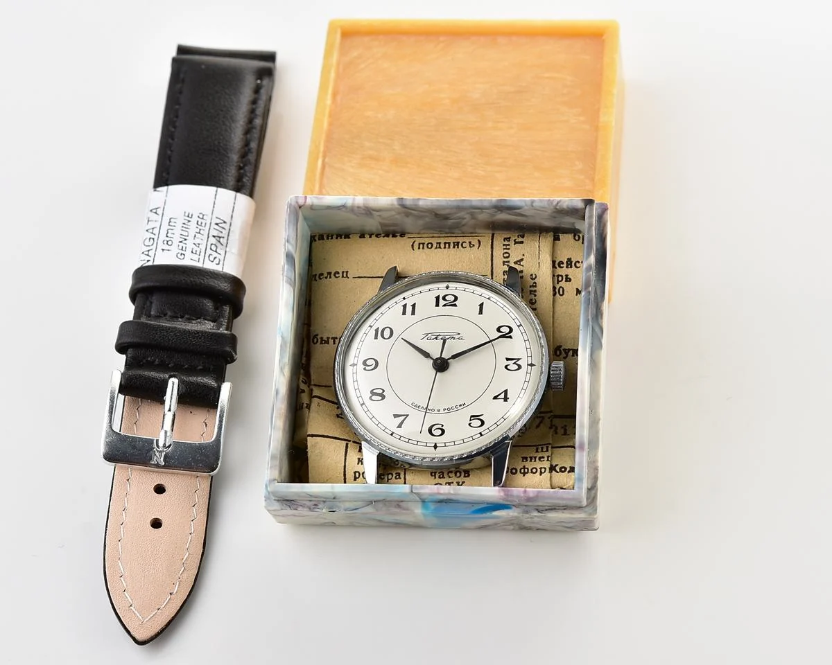 TIME CAPSULE: Vintage mechanical Raketa wristwatch, New Old Stock (NOS)!