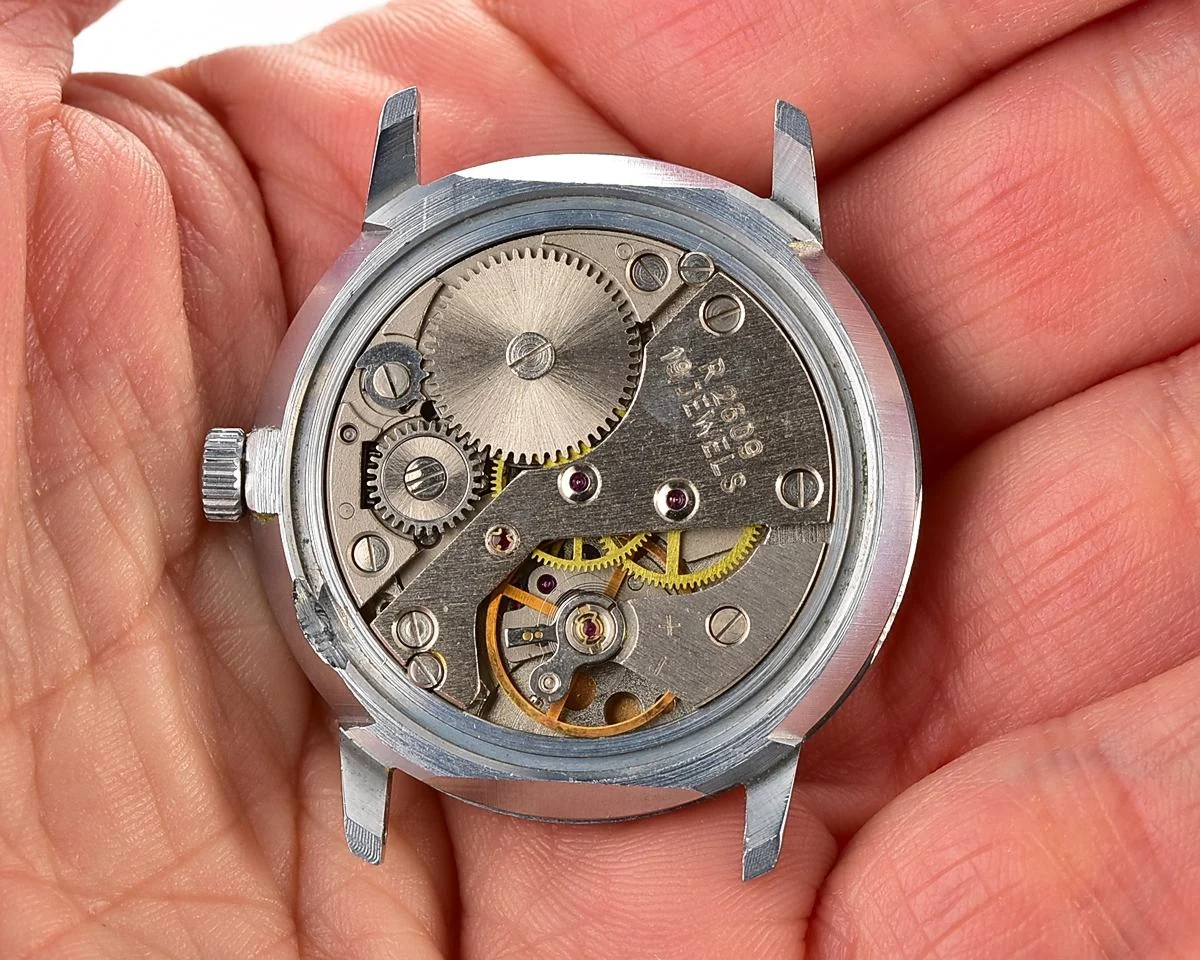 TIME CAPSULE: Vintage mechanical Raketa wristwatch, New Old Stock (NOS)!