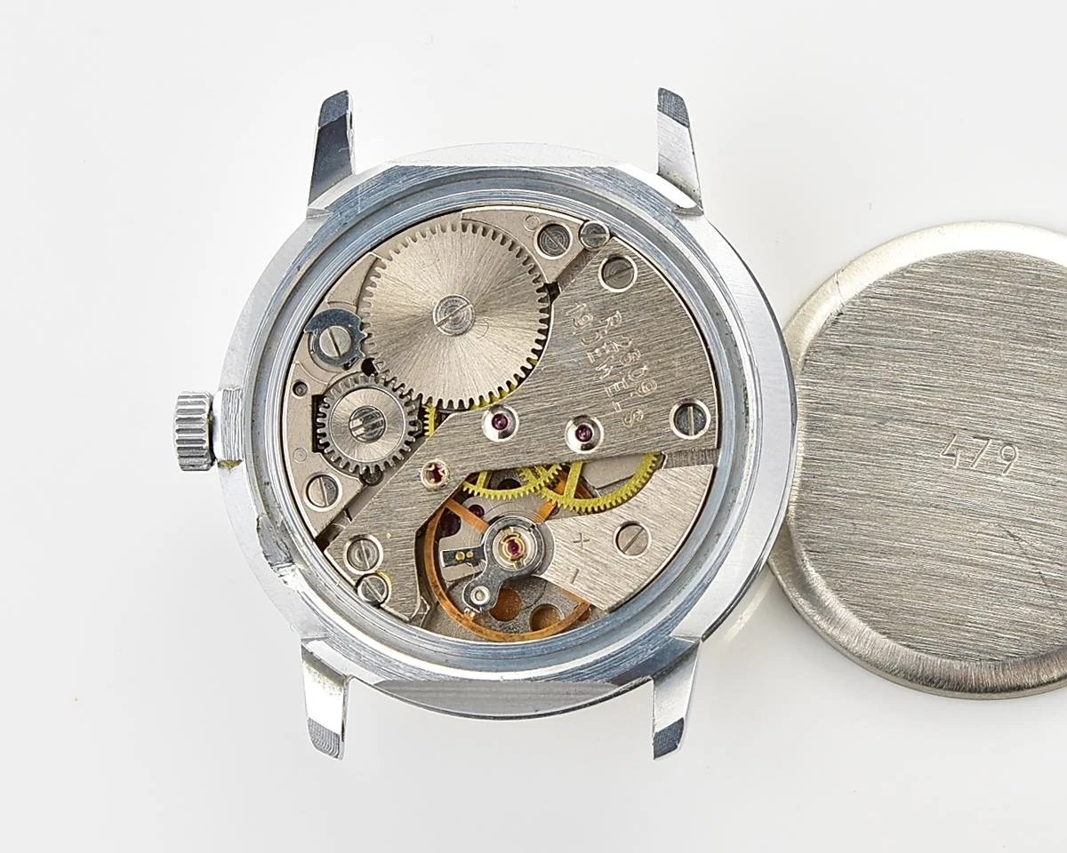 TIME CAPSULE: Vintage mechanical Raketa wristwatch, New Old Stock (NOS)!