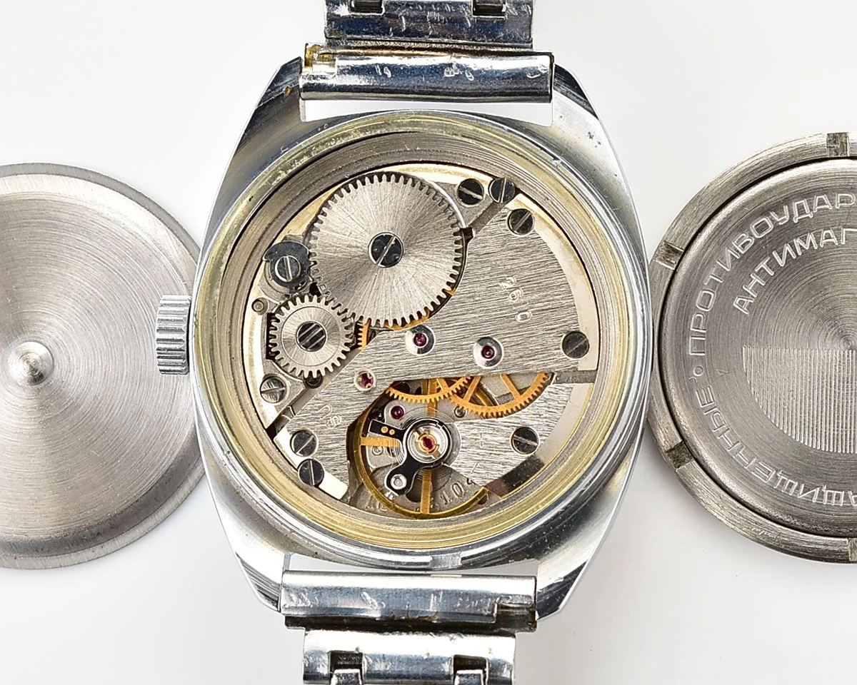 Excellent Soviet Raketa vintage mechanical watch with antimagnetic movement 2610!