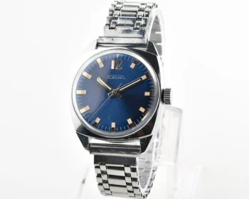 Excellent Soviet Raketa vintage mechanical watch with antimagnetic movement 2610!