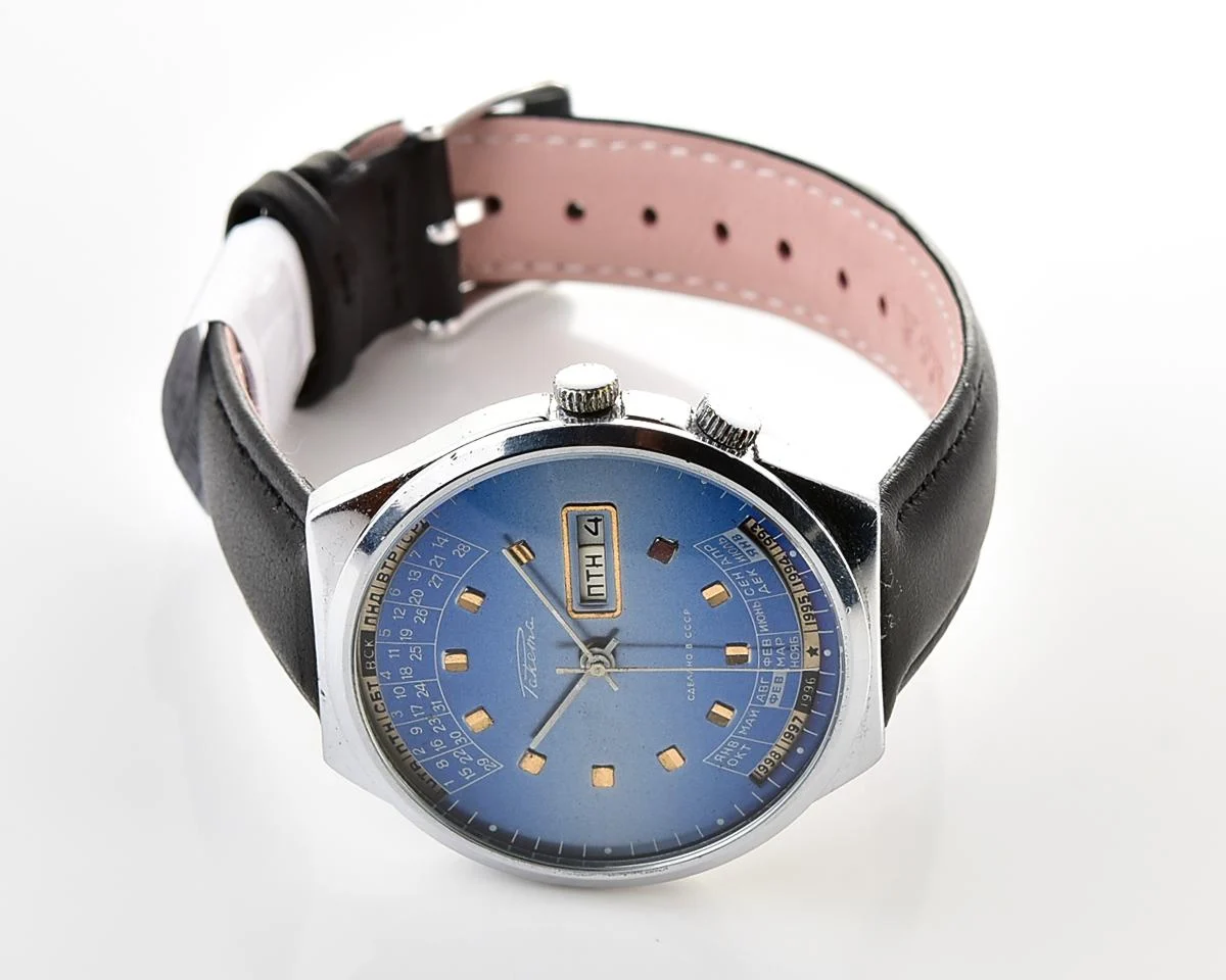 Excellent Soviet Raketa perpetual calendar mechanical watch