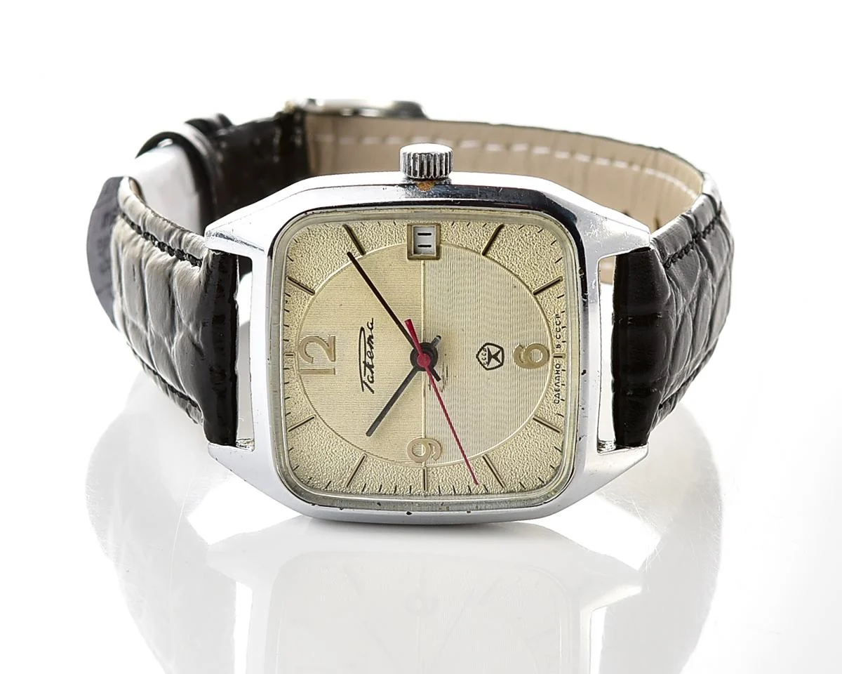 Vintage Soviet Raketa mechanical wristwatch