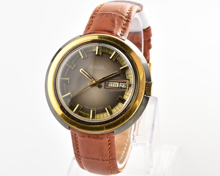 Vintage soviet RAKETA mechanical wristwatch