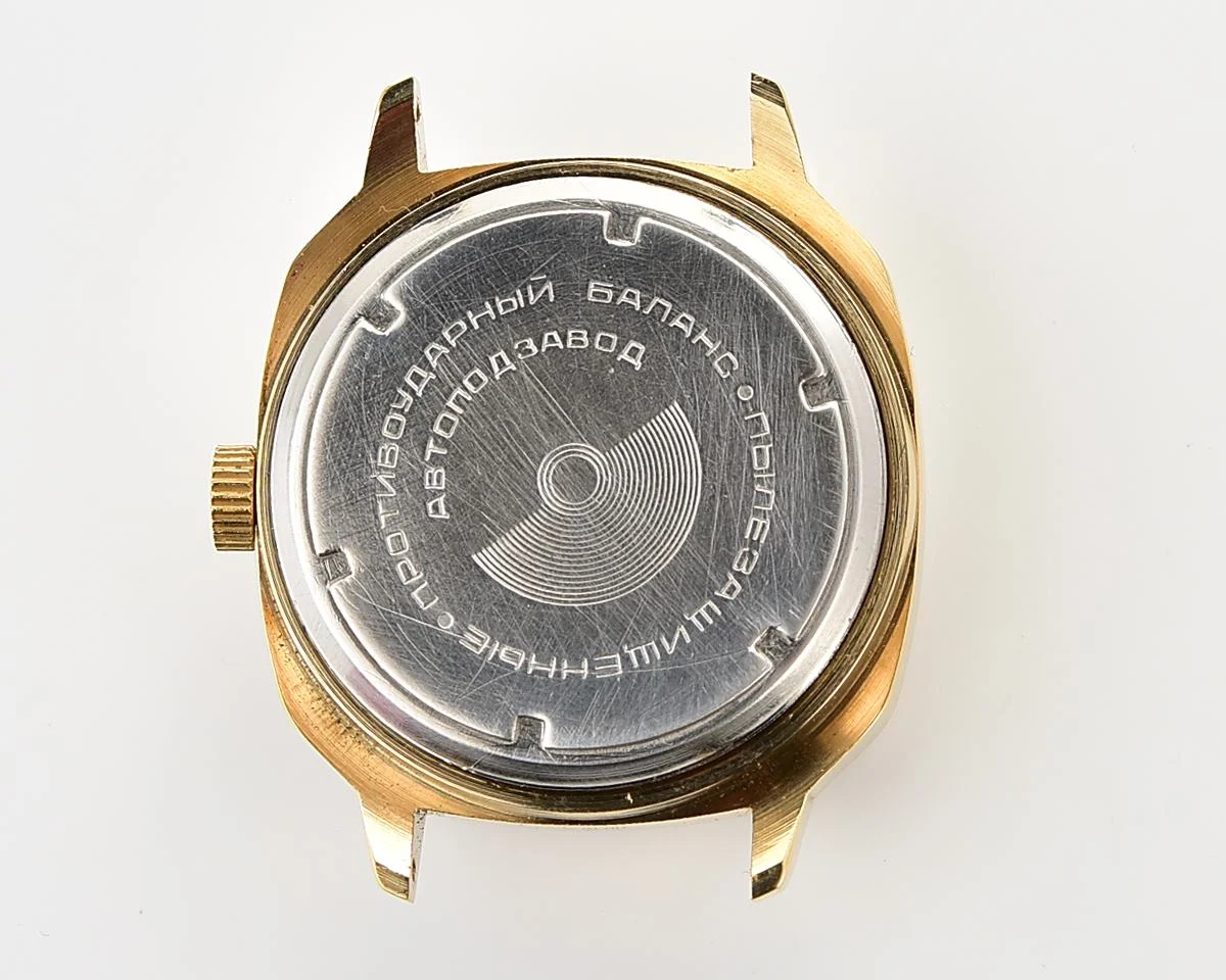 TIME CAPSULE: Soviet mechanical gold-plated Raketa with automatic self-winding movement - New Old Stock (NOS)!