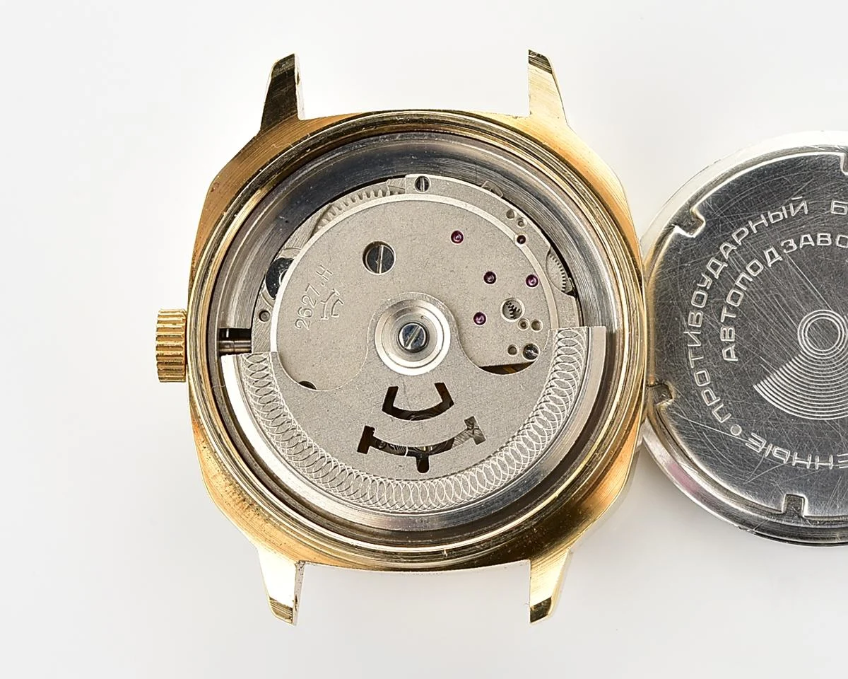 TIME CAPSULE: Soviet mechanical gold-plated Raketa with automatic self-winding movement - New Old Stock (NOS)!