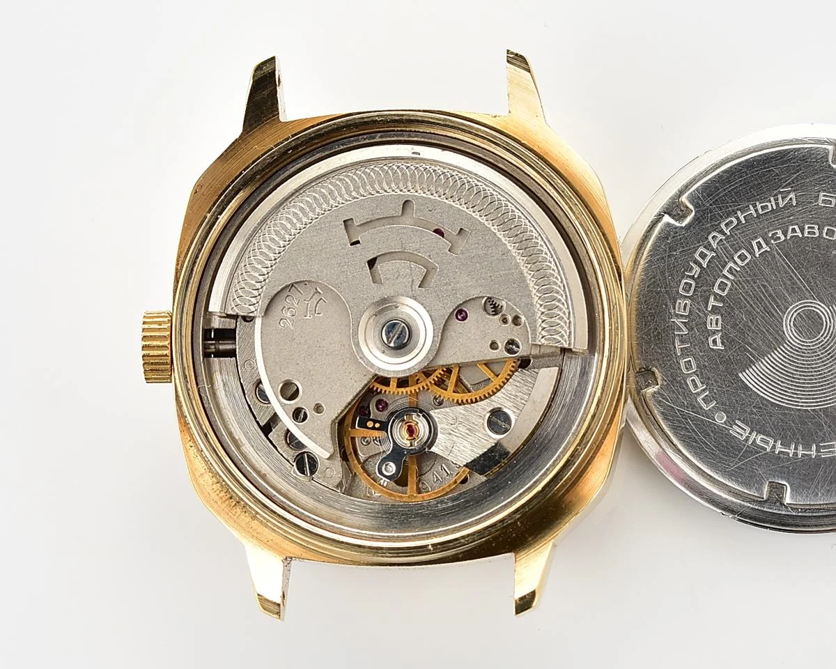 TIME CAPSULE: Soviet mechanical gold-plated Raketa with automatic self-winding movement - New Old Stock (NOS)!