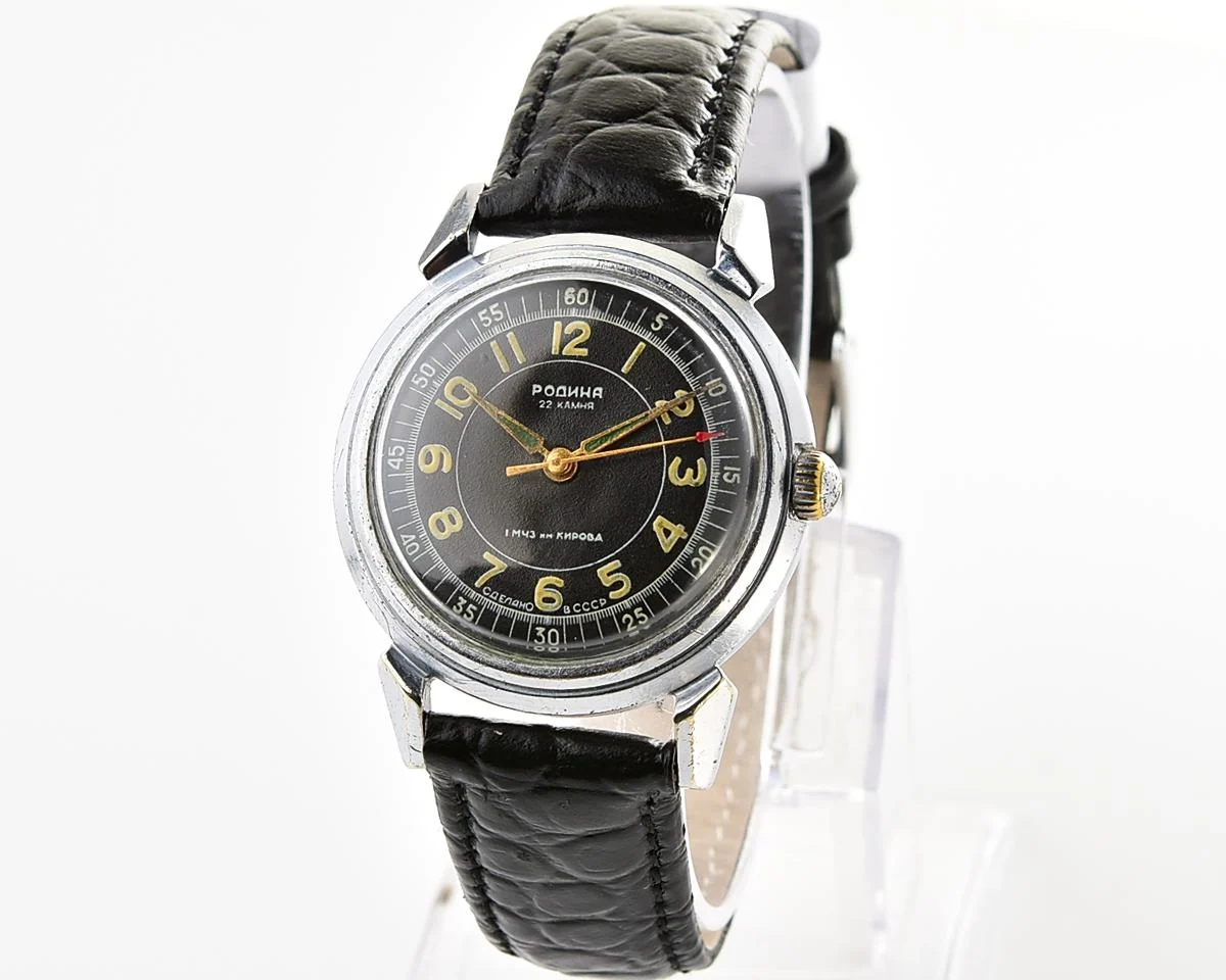 Rodina Soviet automatic watch with black dial & Arabic numerals, 22 jewels, from the late 1950s