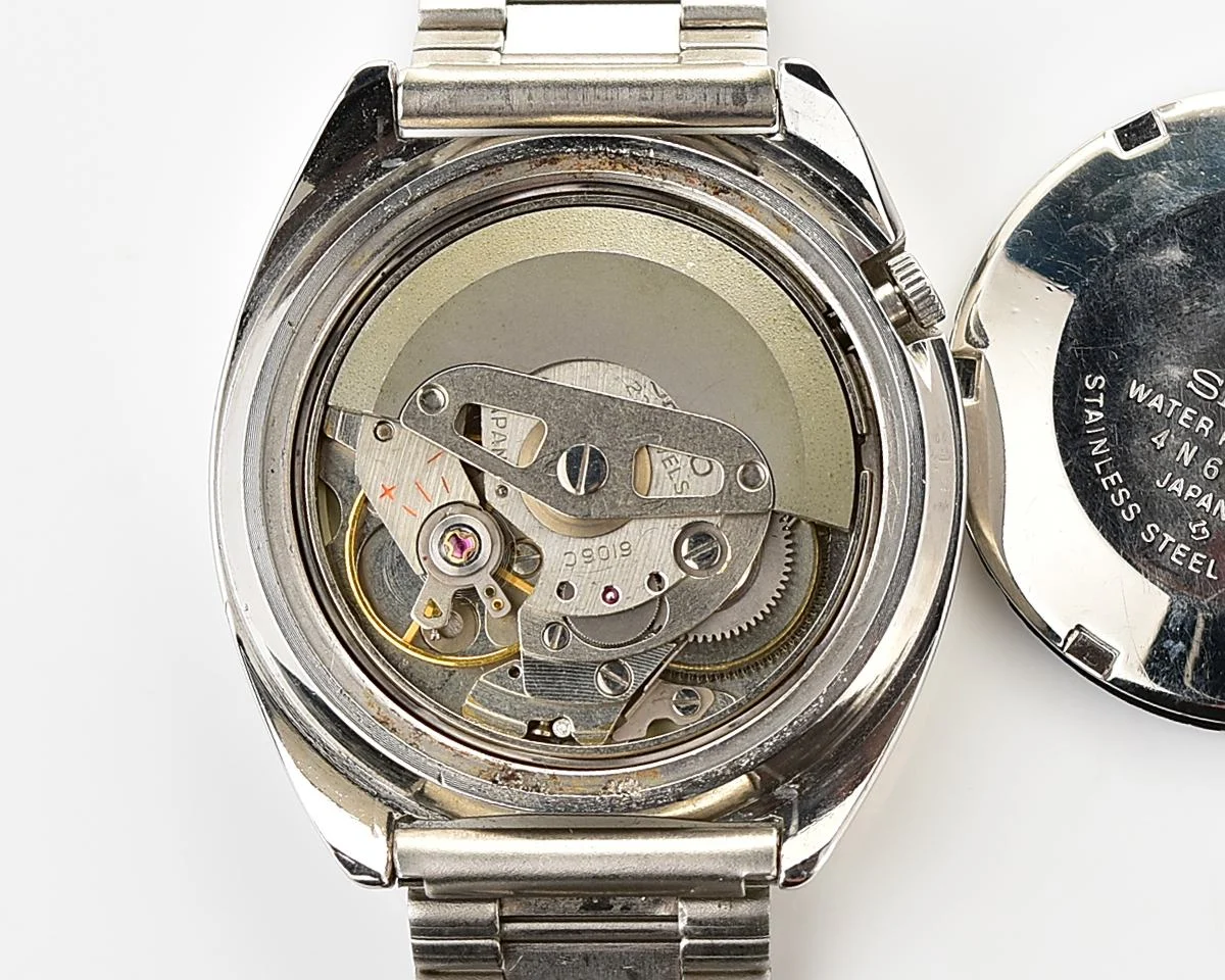 Vintage Seiko 5 Actus SS 23 jewel mechanical watch, from November 1974