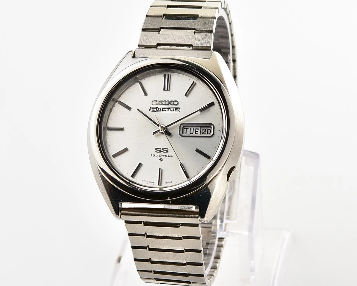 Vintage Seiko 5 Actus SS 23 jewel mechanical watch, from November 1974