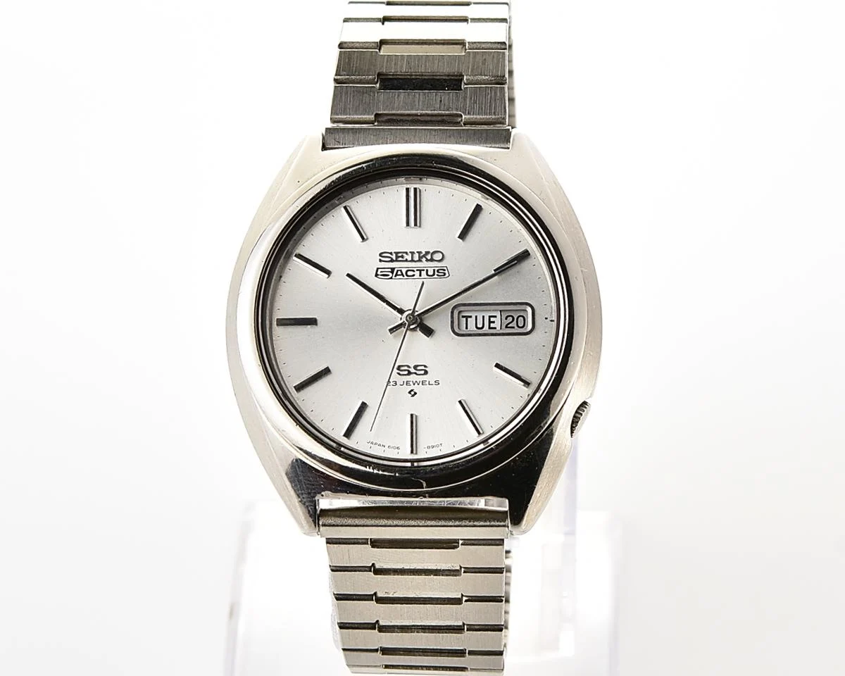 Vintage Seiko 5 Actus SS 23 jewel mechanical watch, from November 1974