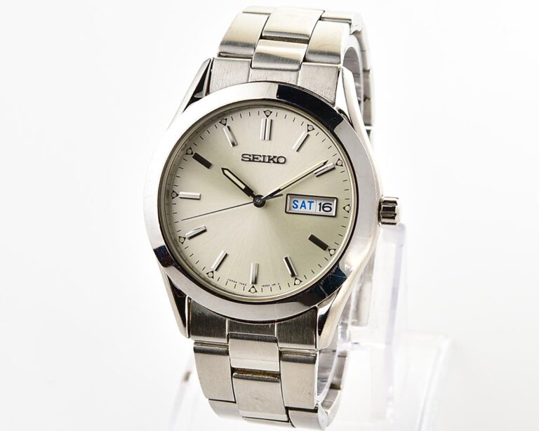 Seiko Spirit Quartz Day/Date wristwatch (Oct. 1996)