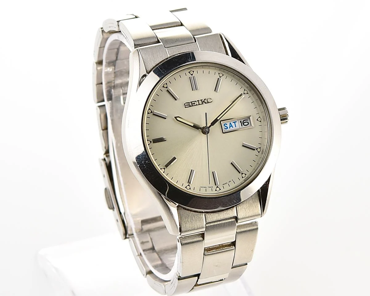 Seiko Spirit Day/Date Calendar quartz wristwatch from October 1996