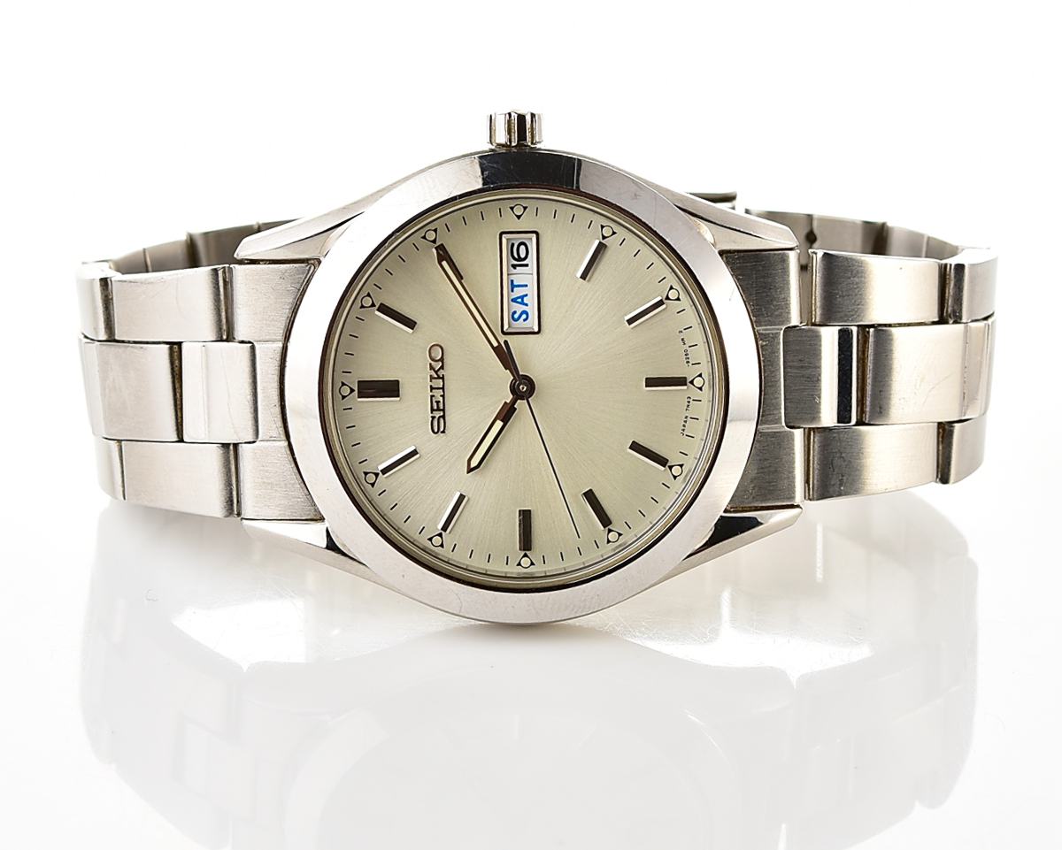 Seiko Spirit Quartz Day/Date wristwatch (Oct. 1996)