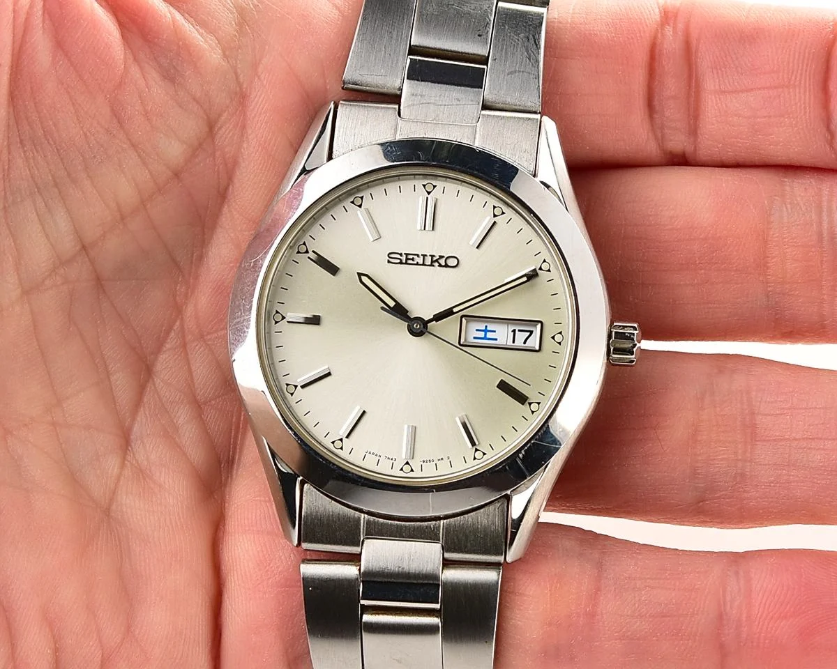 Seiko Spirit Day/Date Calendar quartz wristwatch from October 1996