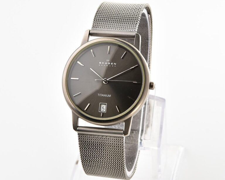 Vintage Skagen Slimline Titanium Mesh – Charcoal Sunburst Date Quartz from the Early 2000s