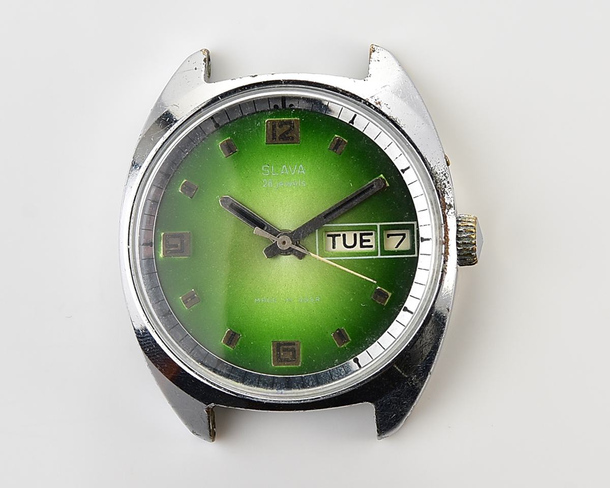 Large soviet mechanical Slava vintage wristwatch