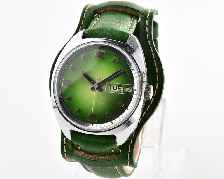 Large soviet mechanical Slava vintage wristwatch