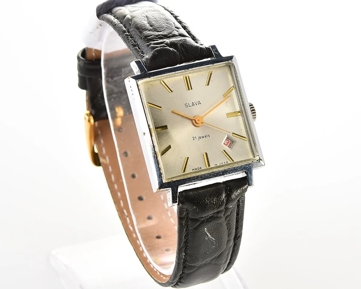 Square Slava Soviet mechanical watch with silver sunburst dial & date, 21 jewels, from the 1970s - Image 3