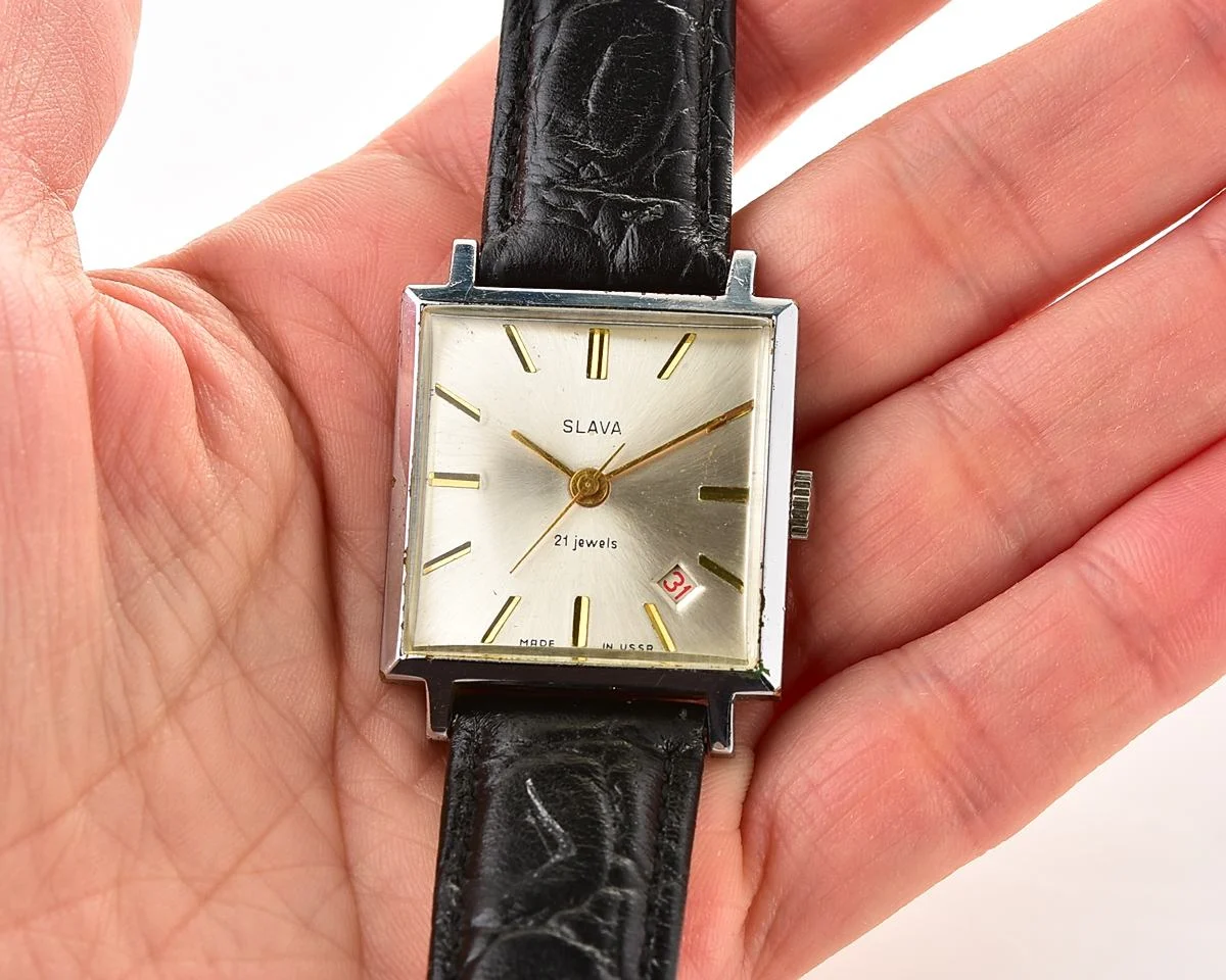 Square Slava Soviet mechanical watch with silver sunburst dial & date, 21 jewels, from the 1970s - Image 7