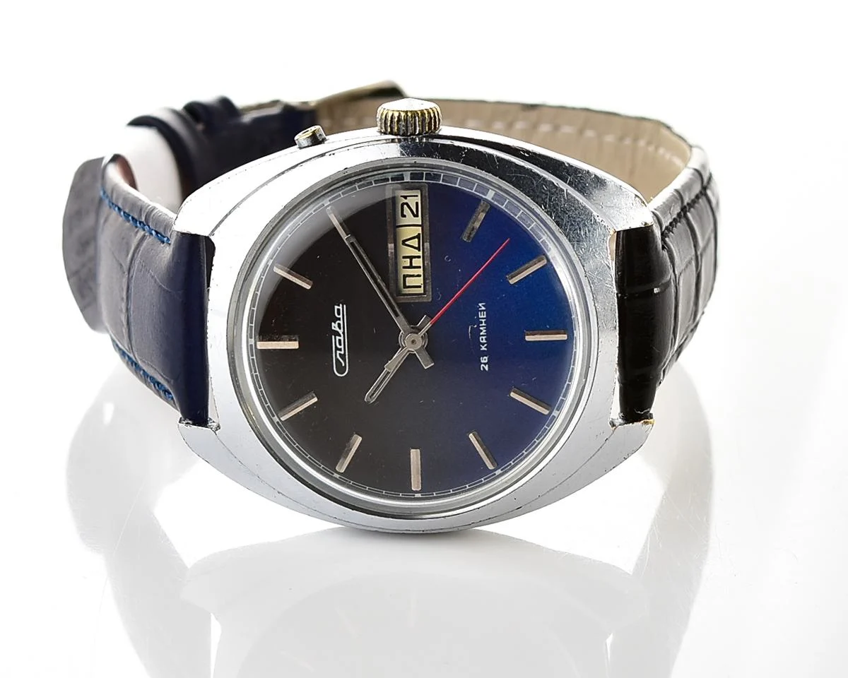 Slava vintage Soviet mechanical wristwatch + with two Nagata straps!
