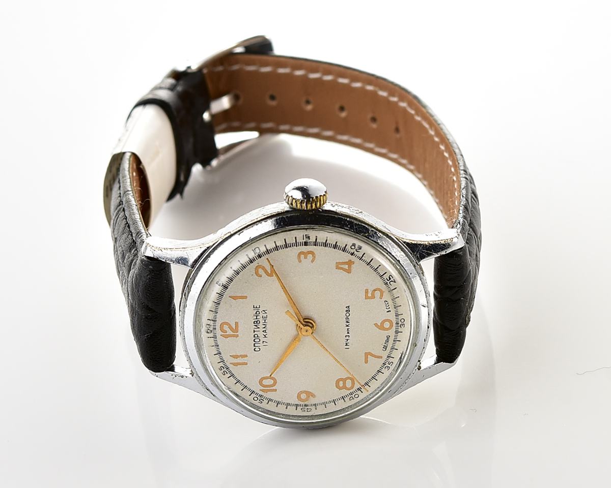 Vintage soviet SPORTIVNIE mechanical watch, from the 1st quarter of 1957