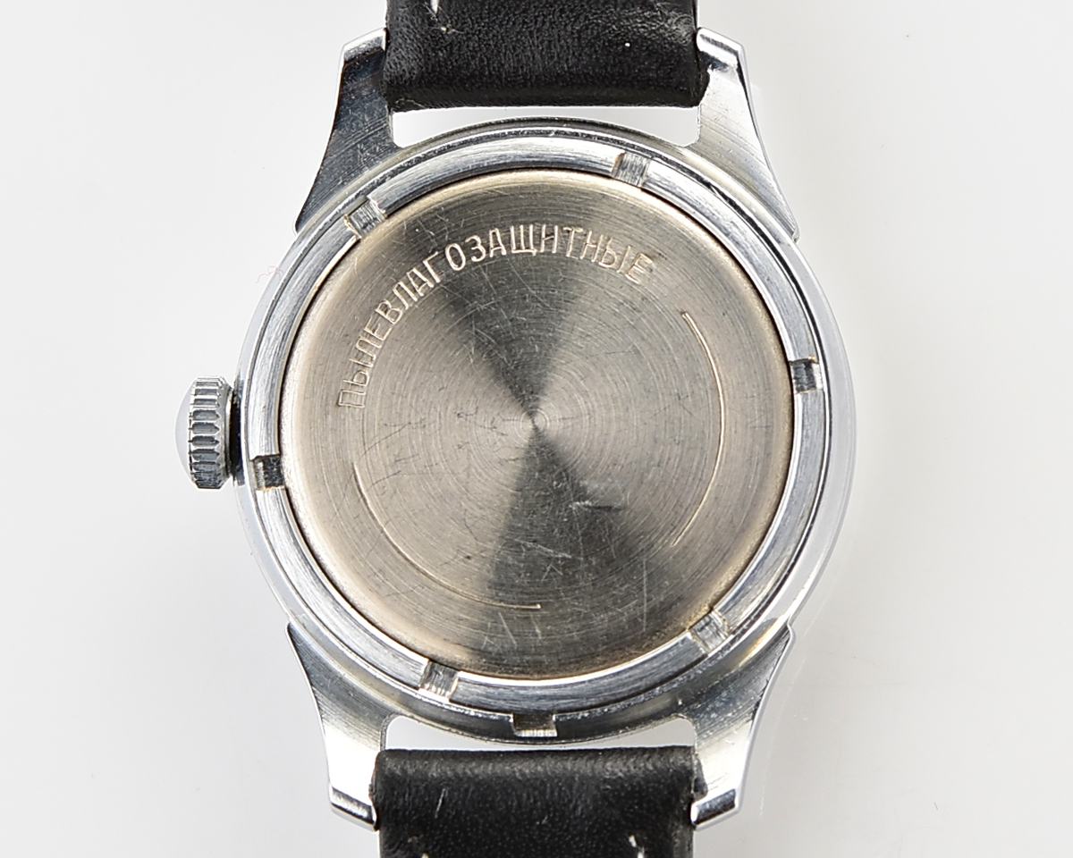 Excellent vintage soviet SVET "Light" mechanical wristwatch