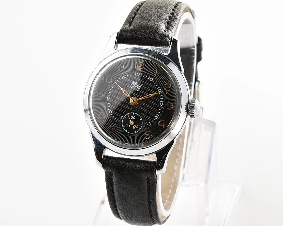 Excellent vintage Soviet Svet "Light" mechanical wristwatch