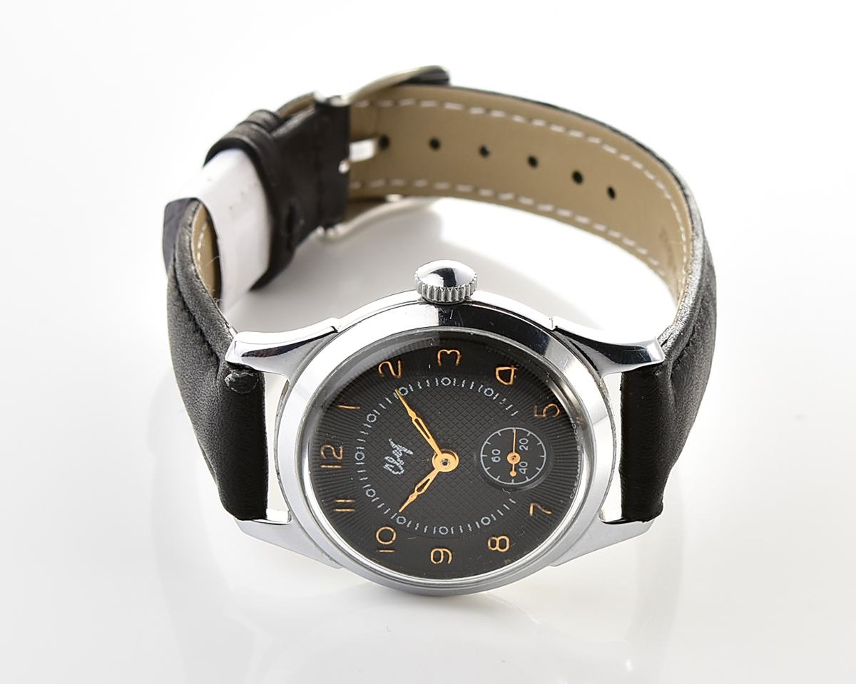 Excellent vintage soviet SVET "Light" mechanical wristwatch